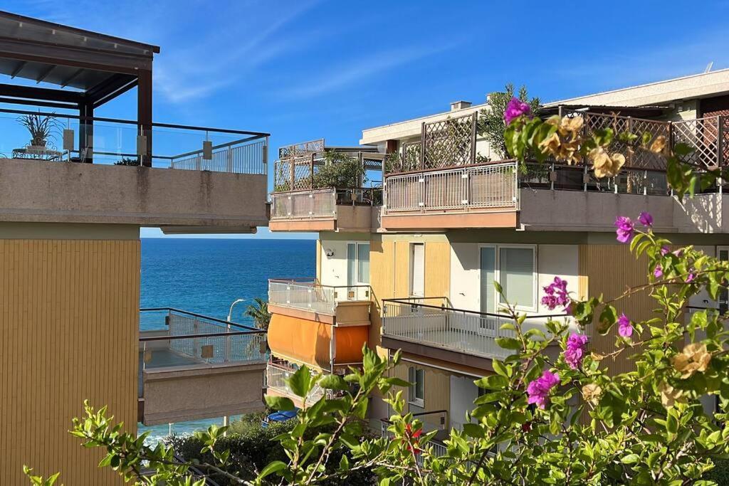 Apartment With Terrace By The Sea - Appartamento Con Terrazzo A 2 Passi Dal Mare Sanremo Ngoại thất bức ảnh